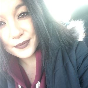 Meet your Posher, Alexis